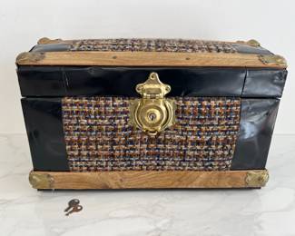 Lot 9166 Small Vintage Travel Trunk