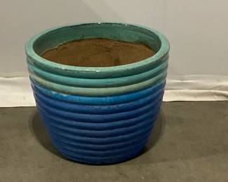 Lot 8601 Large Garden Planter Flower Pot