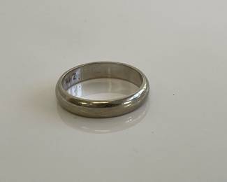 Lot 9213 14K White Gold Wedding Band