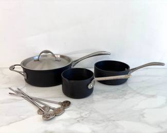 Lot 8833 Calphalon 3 qt  1 qt  34 qt Pans  Metal Skewers