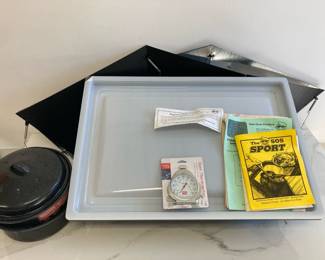 Lot 9091 SOS Sport Solar Oven  Granite Ware Roasters