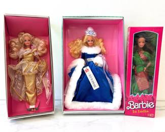 Lot 8797 Vintage Mattel Barbie Dolls  Winter Fantasy  Golden Greetings  In India