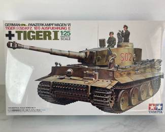 Lot 9250 Tamiya Tigeri 125 Scale Model Tank Kit