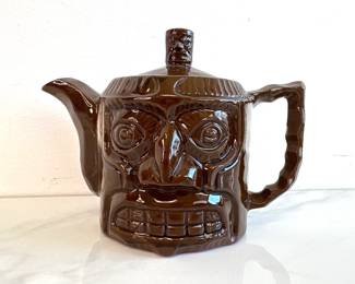 Lot 9154 Vintage Tiki Teapot from the Hawaii Kai Polynesian Restaurant in NYC