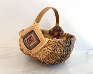 Lot 9013 Handcrafted Woven Amish Egg Basket  Signed P Rees