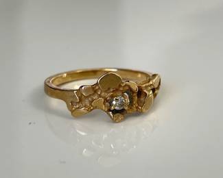 Lot 8543 14K Gold White Stone Modern Ring