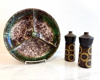 Lot 9144 Vintage Spatter Ware Divided Dish  Denby Arabesque Salt  Pepper Shakers