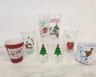 Lot 9088 Peanuts Snoopy  Charlie Brown Christmas Glasses  Mug