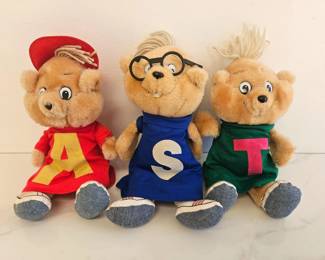 Lot 8920 Vintage 1983 Alvin and the Chipmunks Plush Dolls
