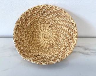 Lot 9168 Handwoven Tohono Oodham Basket Native American Craft