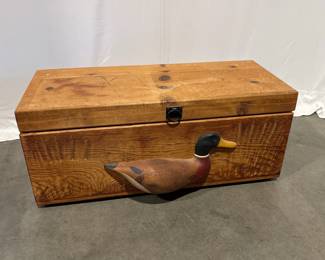 Lot 8617 Carved Duck Decoy Storage Chest