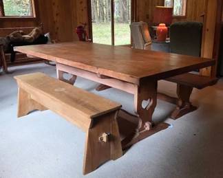 05 Large Table With Bench Seats