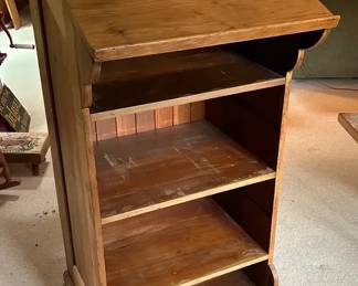 06 Slant Front Standing Desk Podium