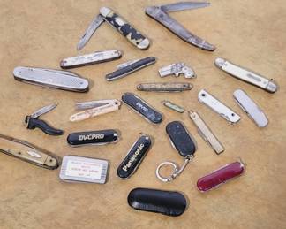 Multi-Blade Pocket Knives