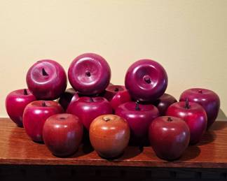 15 Wooden Apples
