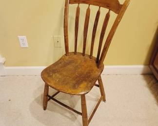 33-Inch Wooden Spindle Back Chair