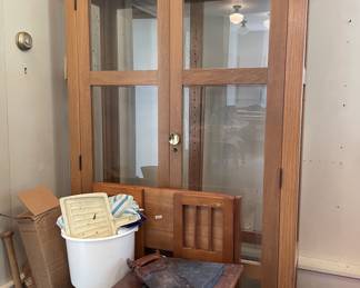 Display Cabinet (1 of 2)