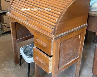 Roll Top Child's Desk
