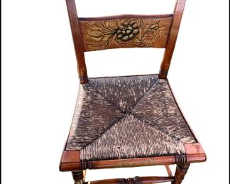 👋 antique chair $40.00