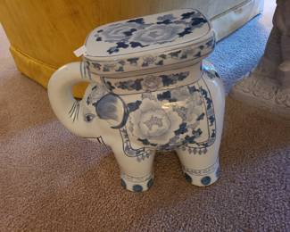 porcelain elephant plant stand, blue and white