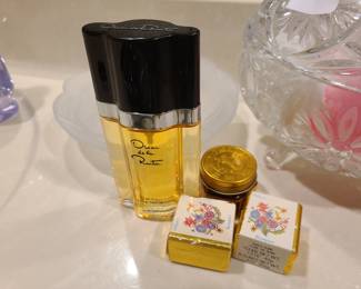 glass dish, Oscar de la Ranta spray