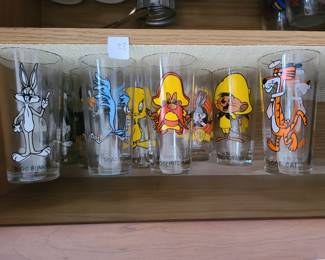 vintage Looney Tunes Pepsi glasses lot