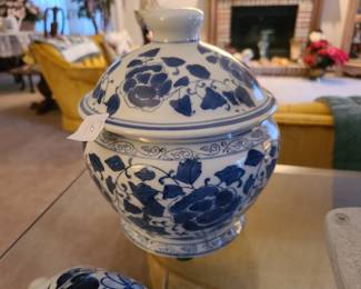 porcelain ginger jar décor