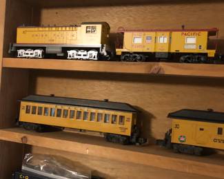 Lionel train cars