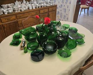 Green/Emerald Depression Glass (Anchorware)