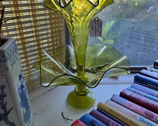 Vintage Large Fenton Italian one Horn Epergne