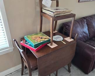 Vintage Dropleaf Table with 4 chairs