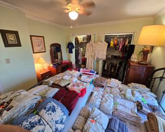 Linens (Sheets, Blankets, Quilts)