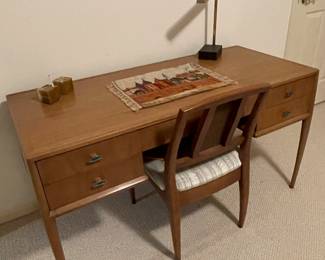 Nice desk made in NC. Matched 2 dressers