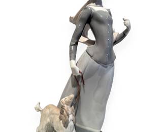 Lladro 'Lady with Shawl' Glazed Porcelain Figurine, Model 4914