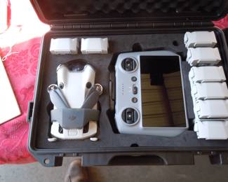 New DJI DRONE Mini 4 Pro w/DJI RC 2 Mod. RC331