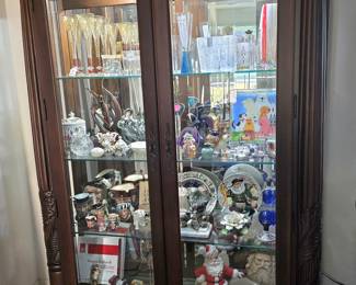 Lighted display cabinet ... museum-quality visibility to display your most treasured collection or dishes