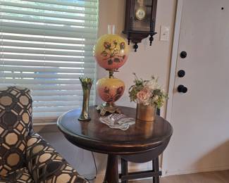 Hand-painted double globe antique lamp. 