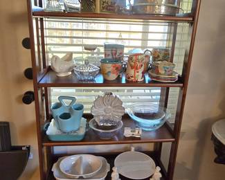 lots of serving dishes, vintage discontinued Pioneer Woman dish patterns, Pyrex, and more!  