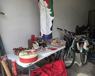 bicycles, Christmas decor 