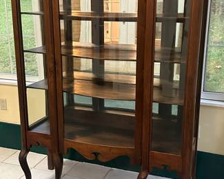 Wood China cabinet 5ft(h) x4 ft(l) x 1ft3 inches (w)