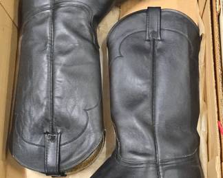 J Chisholm Women’s boots size 7 1/2