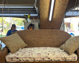 Fun wicker swing 