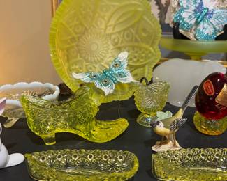 Canary yellow uranium glass