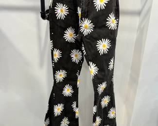 47 SaintsHeartsDaisyPrintFringeBellBottomFlareJeansMedium