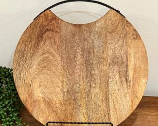 31 WoodenCharcuterieBoardwMetalHandle