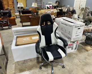 Tubs, Toilets and Gaming Chair Orlando