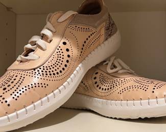 Spring Step Leather Sneaker 