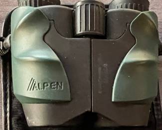 Alpen Binoculars w Case
