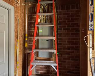Werner 10 foot ladder. 9 1/2 feet opened.