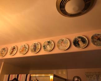 Decorative collector plates